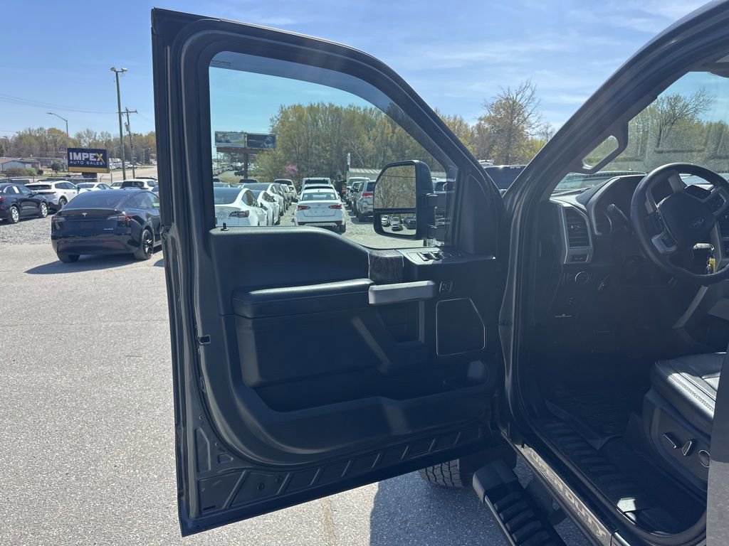Used 2019 Ford F250 Lariat image 25