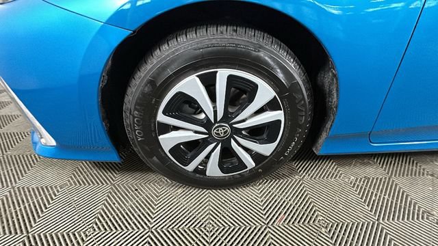 Used 2019 Toyota Prius Prime Premium FWD image 9
