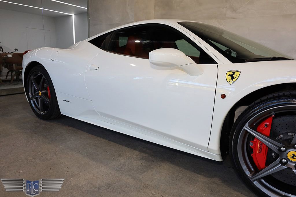 Used 2014 Ferrari 458 Italia Coupe RWD image 9