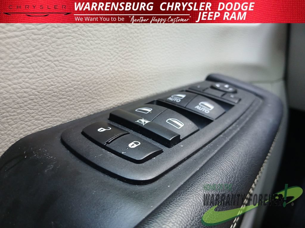 Used 2023 Chrysler Voyager LX FWD image 32