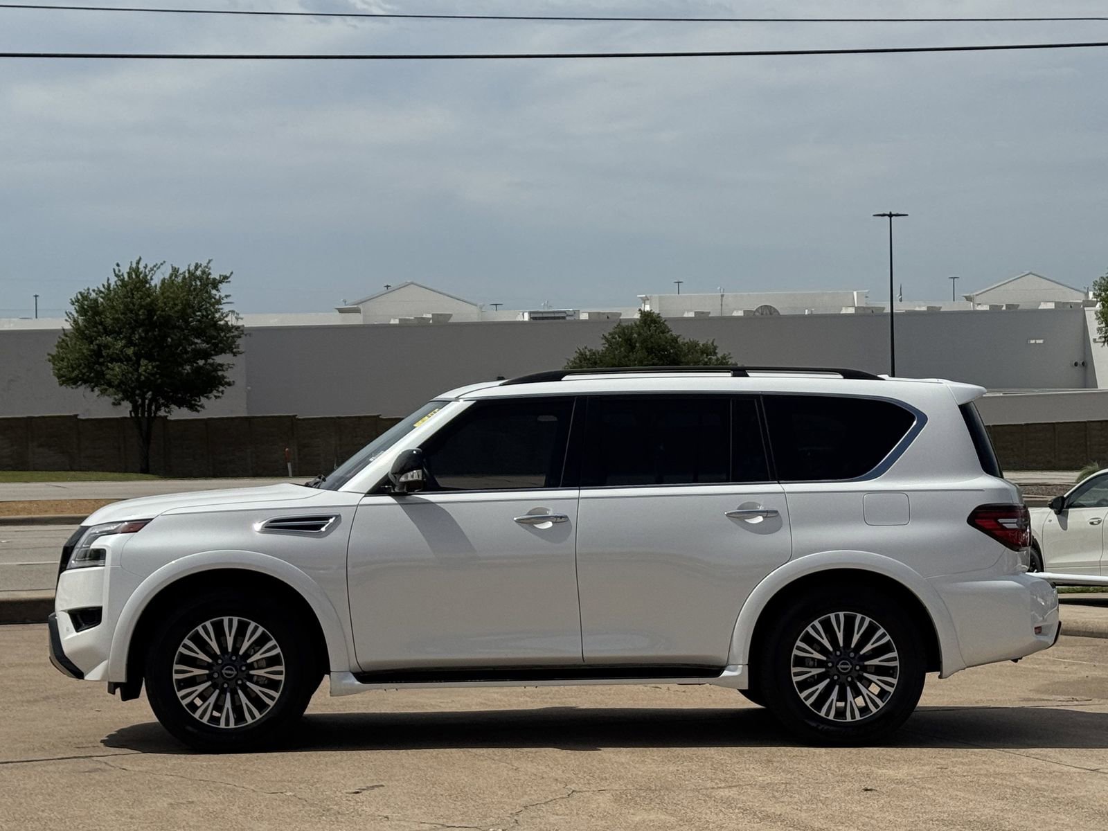 Used 2023 Nissan Armada SL w/ Midnight Edition Package RWD image 7