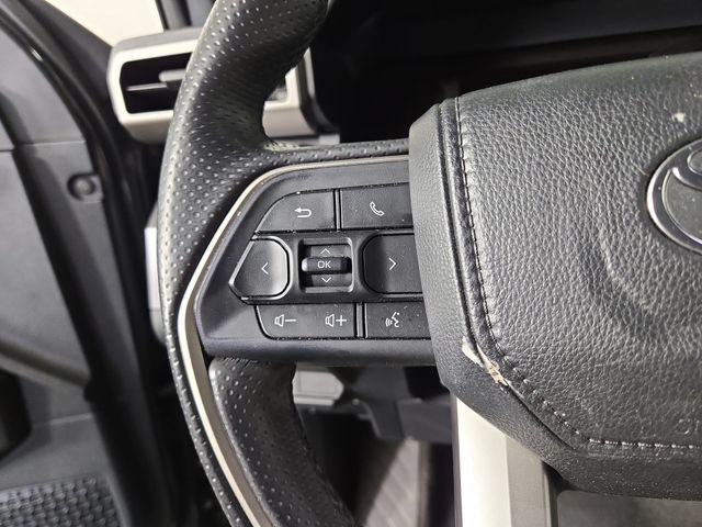 Used 2025 Toyota 4Runner SR5 AWD/4WD image 23