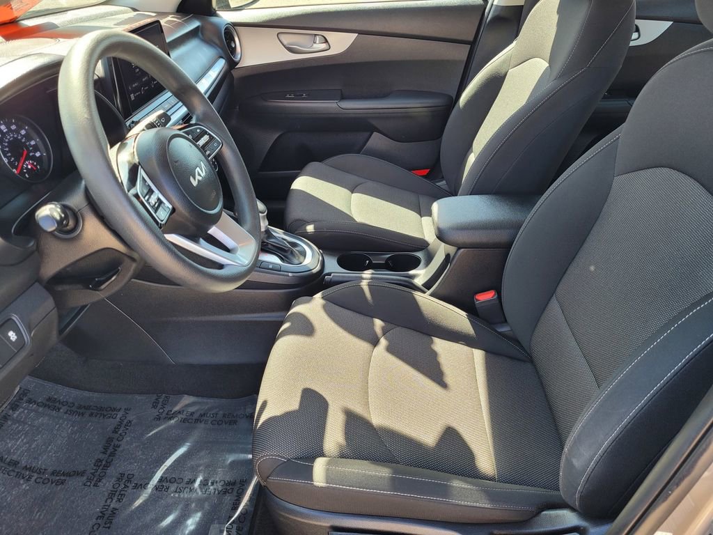 Used 2023 Kia Forte LXS image 9