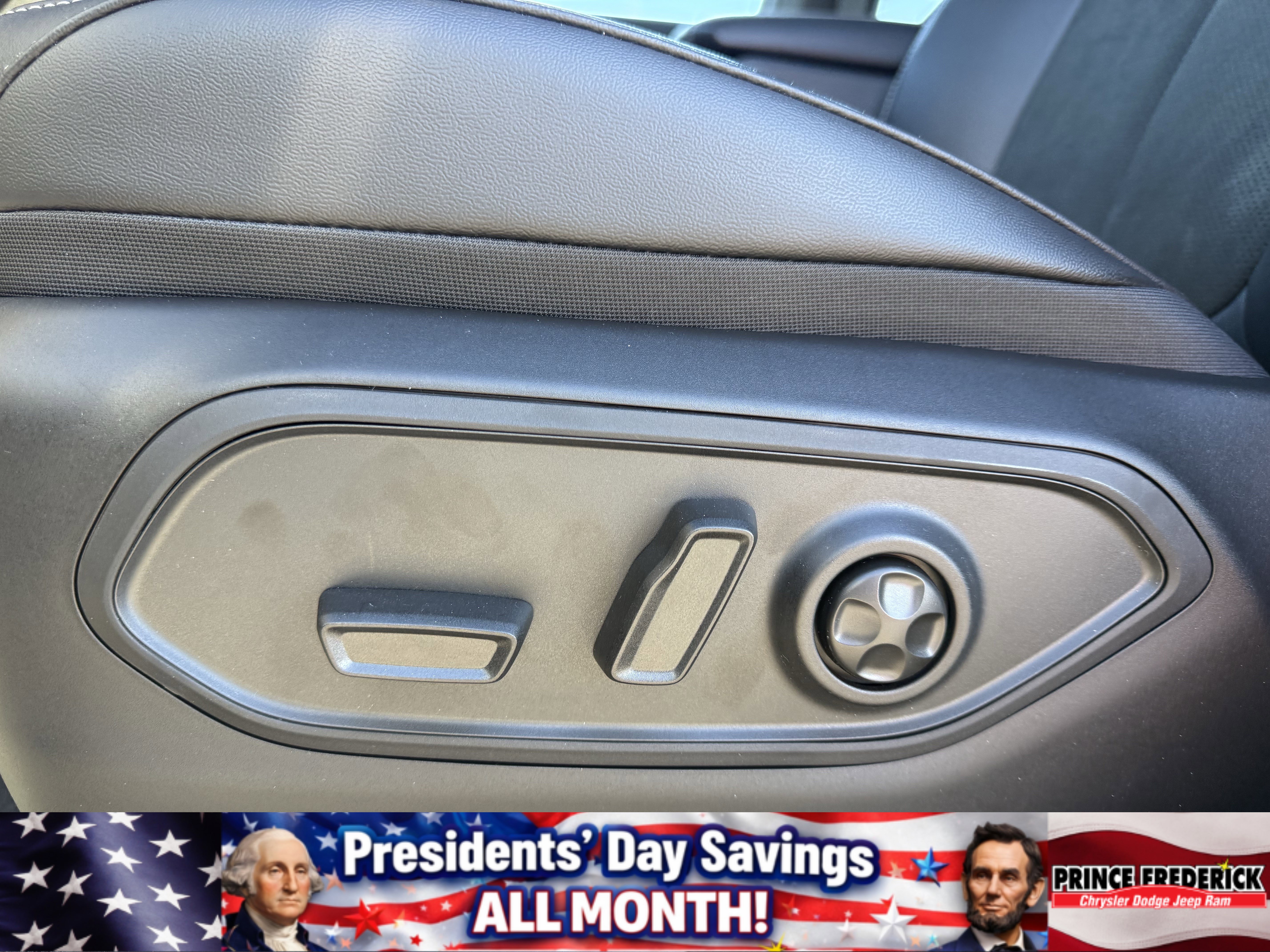 New 2026 Jeep Grand Cherokee Altitude image 11