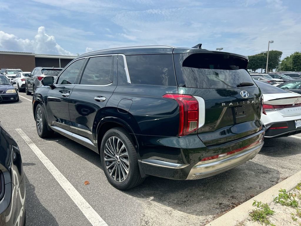 Used 2025 Hyundai Palisade Calligraphy FWD image 3