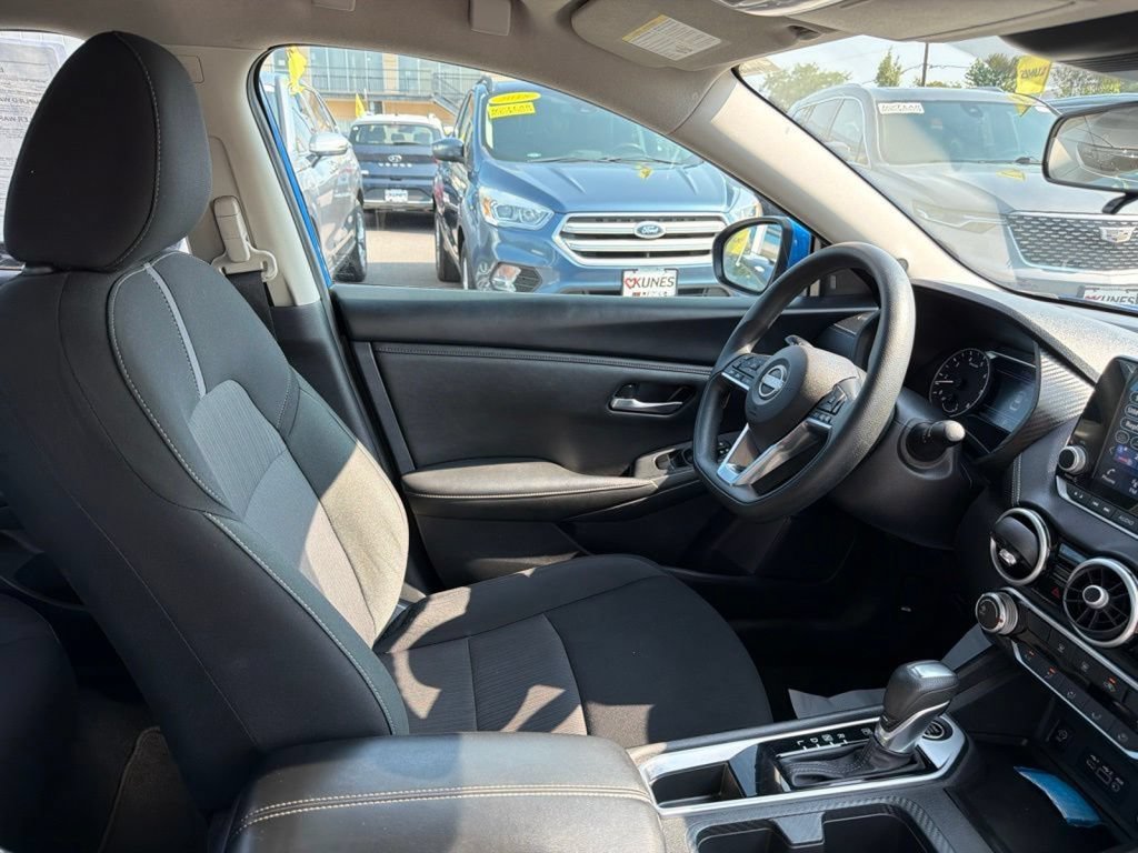 Used 2025 Nissan Sentra SV FWD image 13