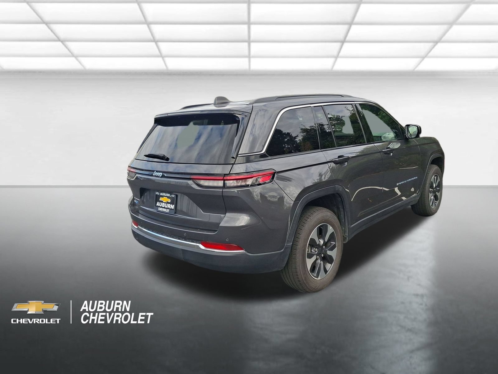 Used 2024 Jeep Grand Cherokee Limited 4xe AWD/4WD image 3