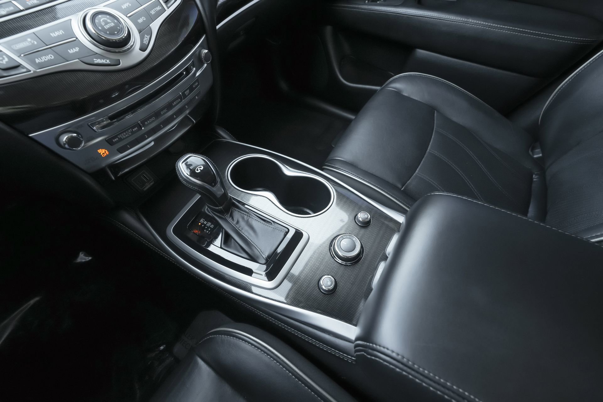 Used 2020 INFINITI QX60 Luxe w/ Essential Package image 12