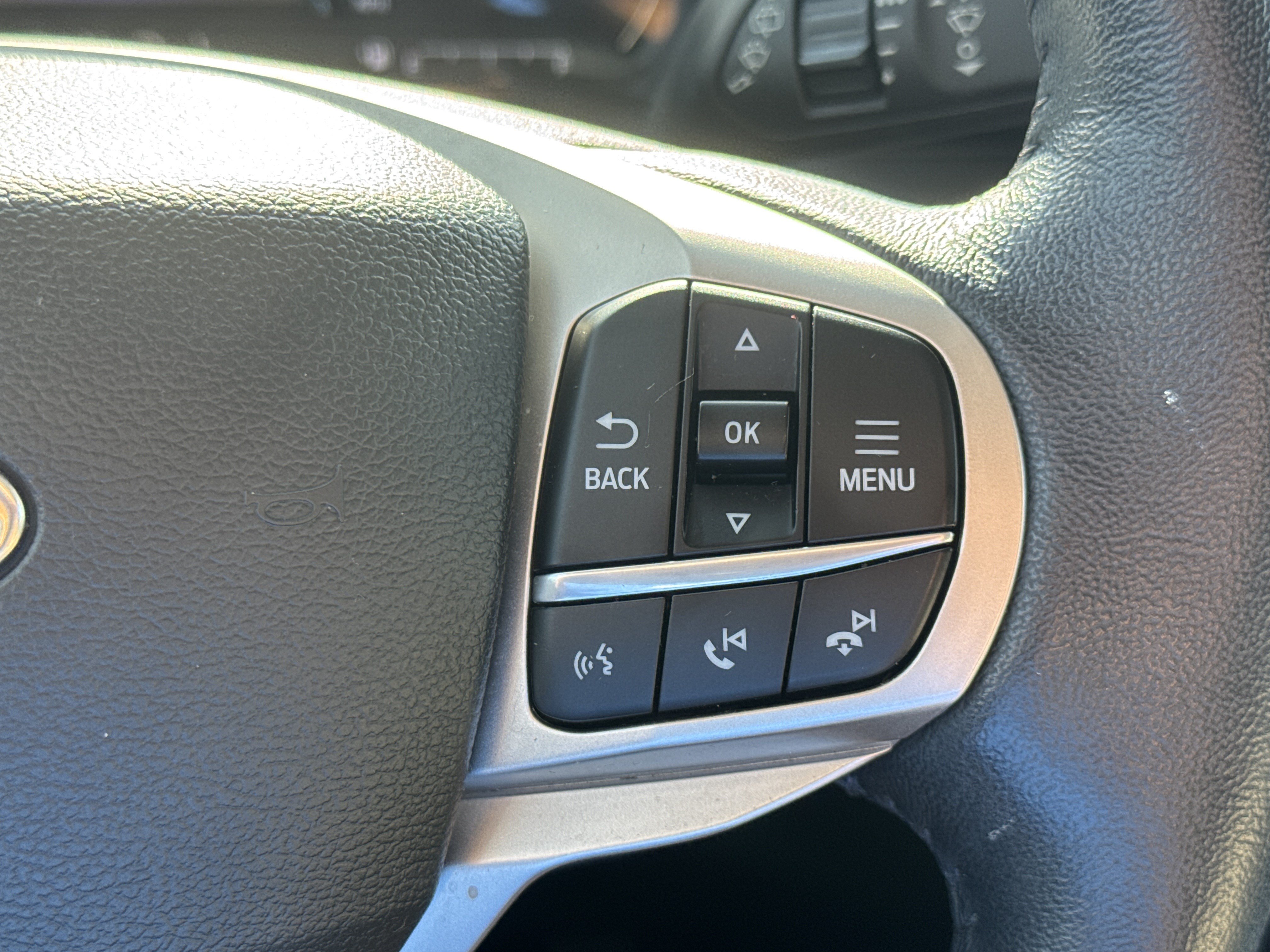 Certified 2022 Ford Explorer XLT w/ Equipment Group 202A RWD image 17