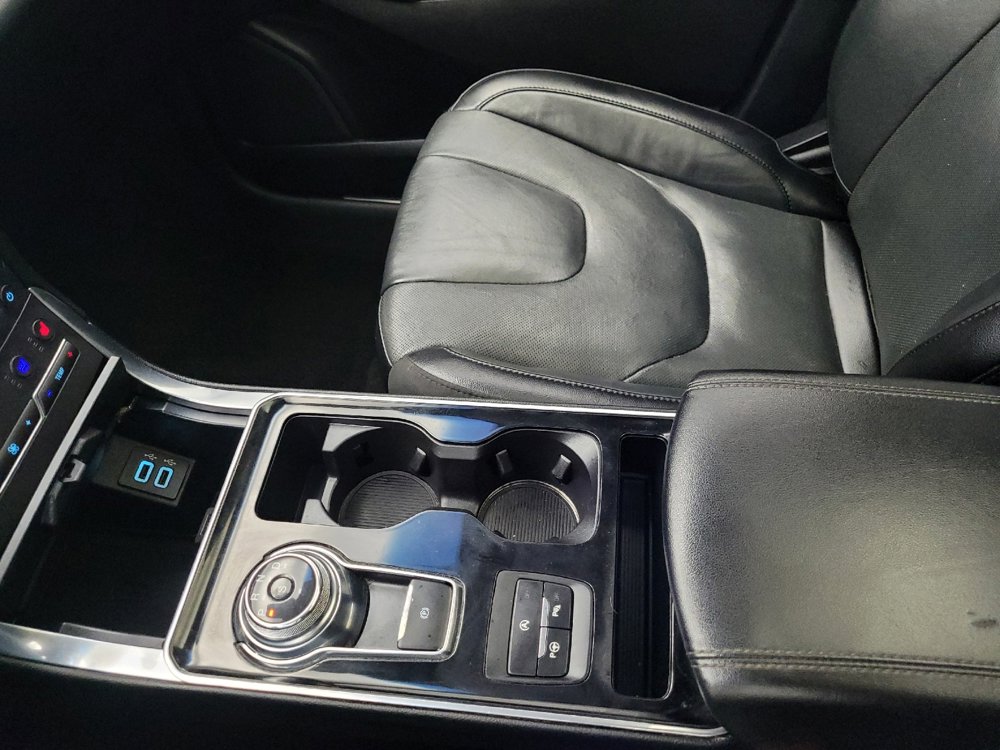 Used 2019 Ford Edge Titanium w/ Equipment Group 301A AWD/4WD image 26