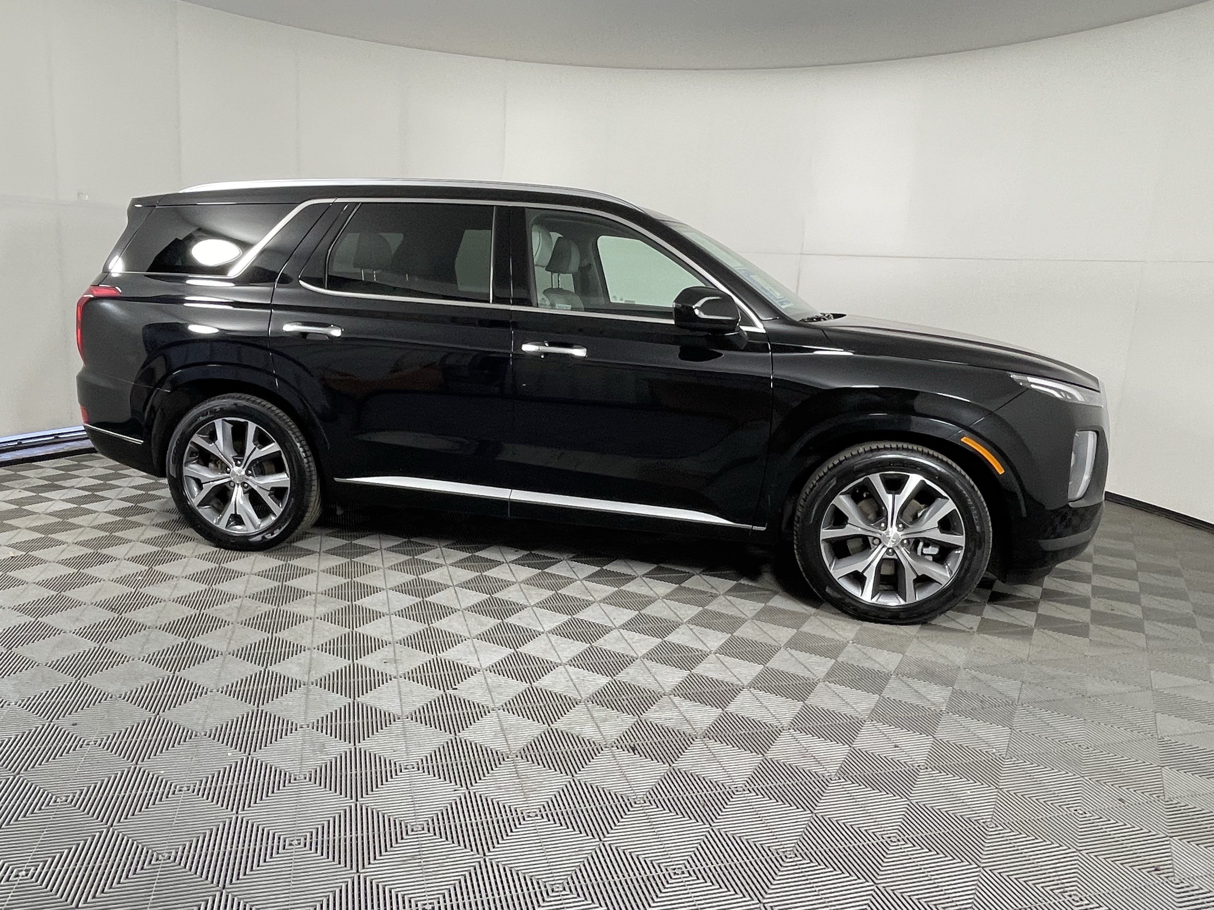 Used 2022 Hyundai Palisade Limited w/ Cargo Package AWD/4WD image 6