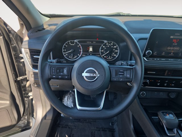 Used 2023 Nissan Rogue S AWD/4WD image 12