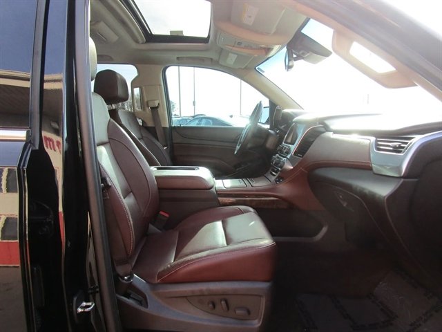 Used 2017 Chevrolet Suburban Premier AWD/4WD image 38