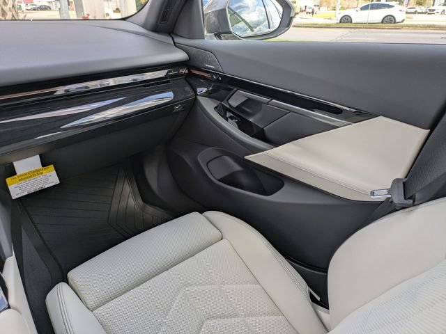 New 2026 BMW 530i xDrive w/ M Sport Package image 17