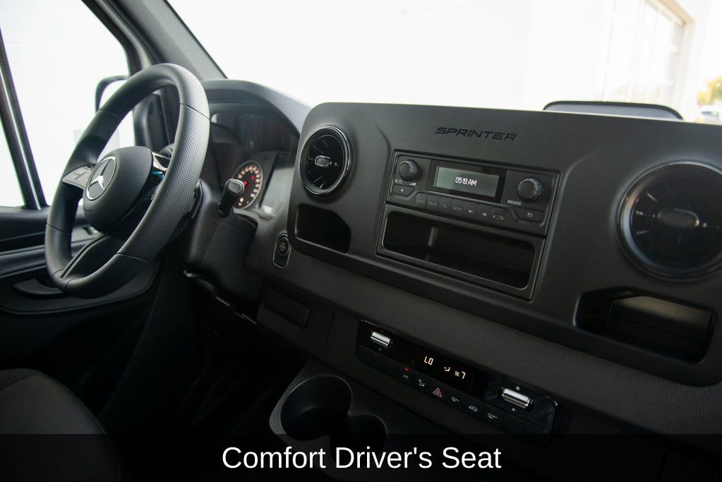 Used 2025 Mercedes-Benz Sprinter 144 Cargo image 19