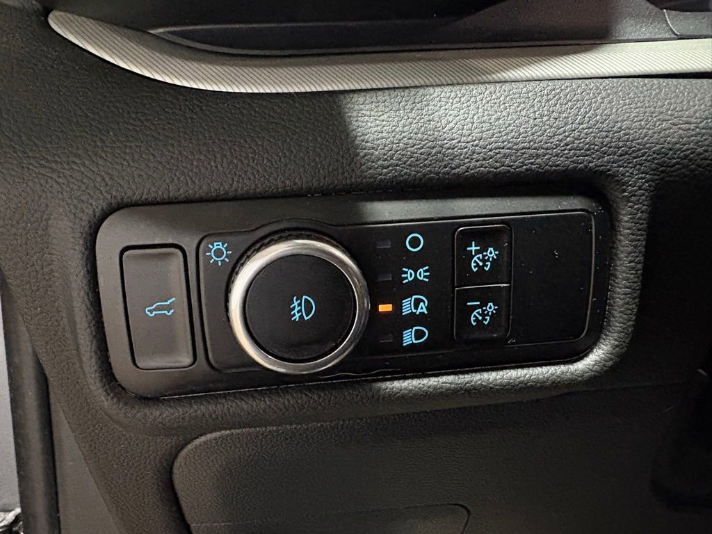 Used 2023 Ford Explorer XLT w/ Equipment Group 202A image 16