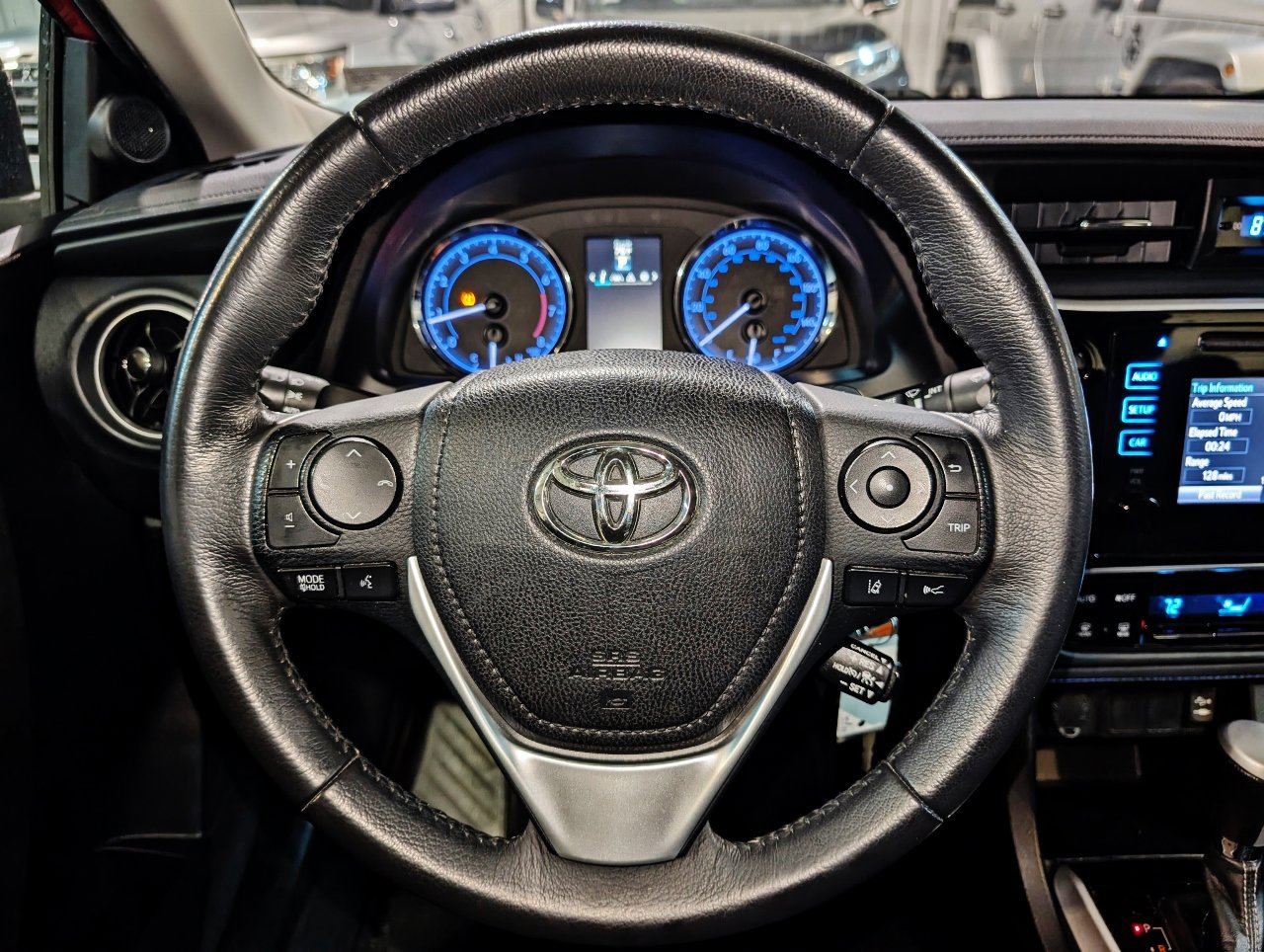 Used 2018 Toyota Corolla SE image 32