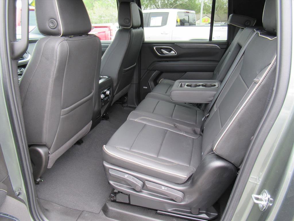 Used 2024 GMC Yukon XL SLT w/ SLT Premium Package image 33