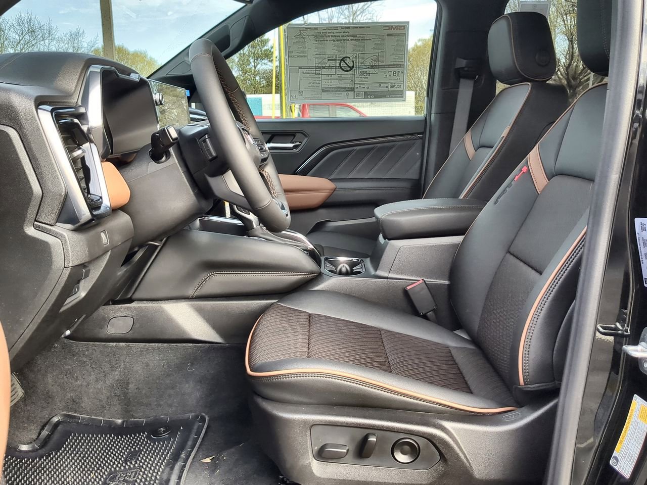 New 2025 GMC Canyon AT4 w/ Nightfall Edition image 20