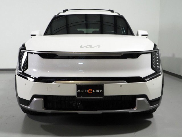 Used 2024 Kia EV9 Land image 57