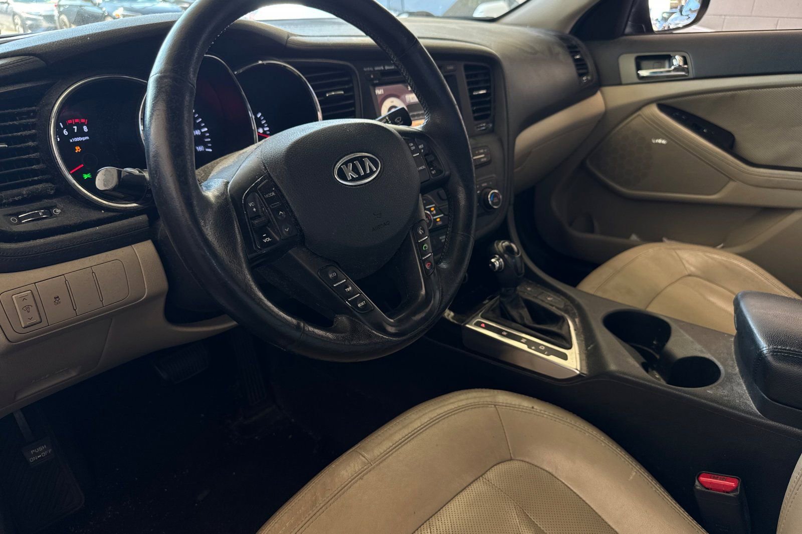 Used 2011 Kia Optima EX w/ Premium Pkg image 7