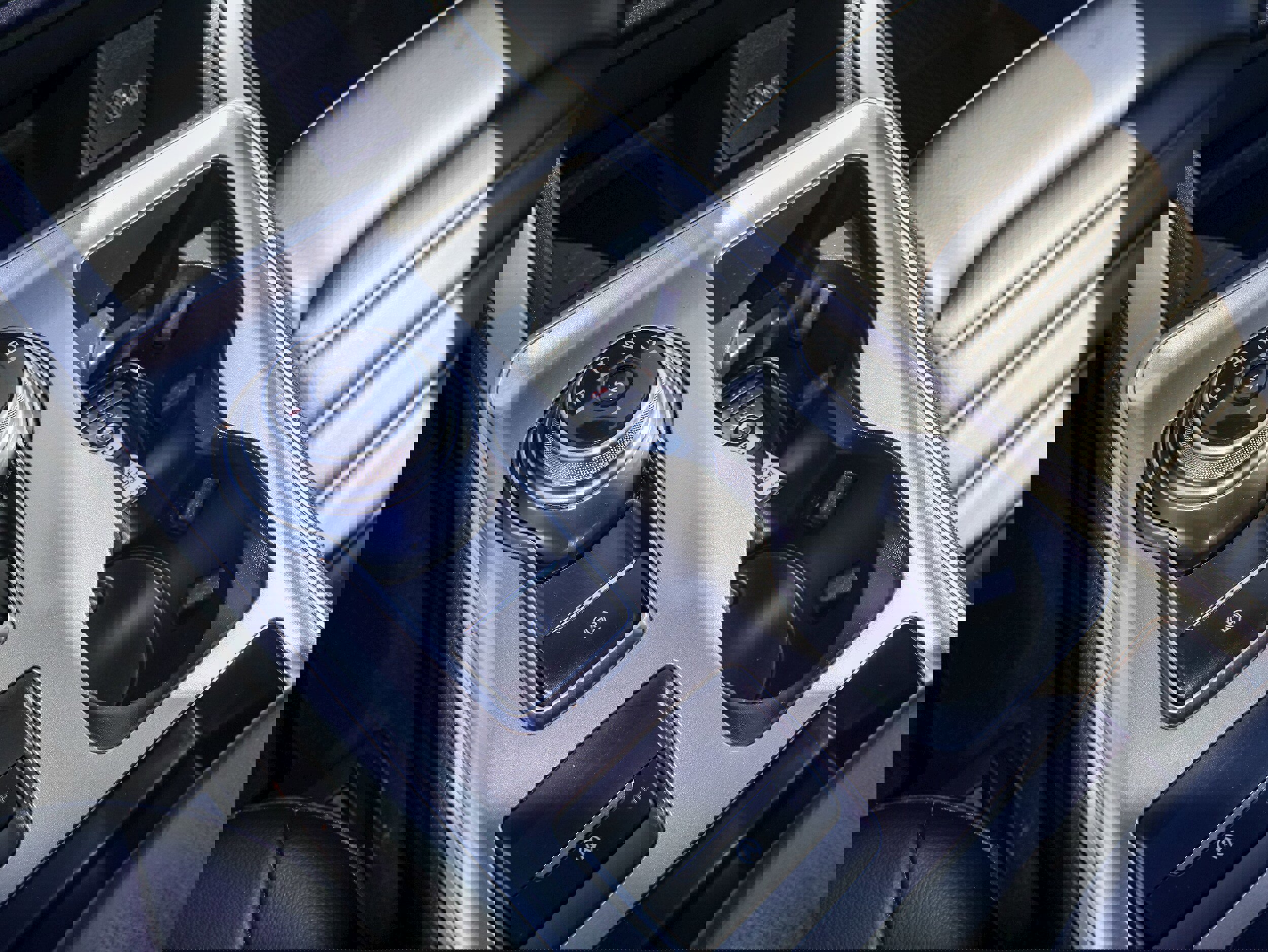 Used 2024 Ford Edge SEL w/ Convenience Package image 25