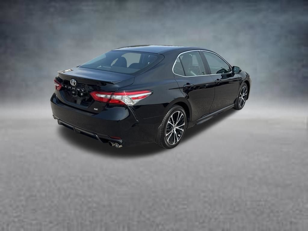 Used 2018 Toyota Camry SE w/ Moonroof Package FWD image 5