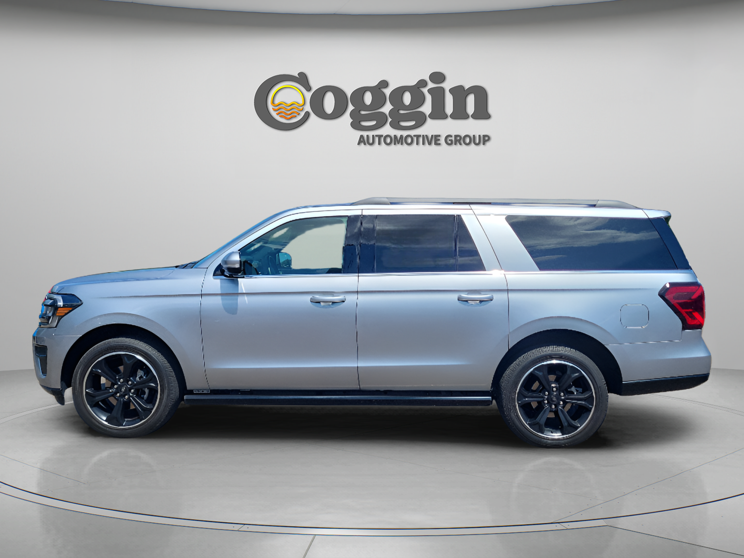 Used 2024 Ford Expedition Max Limited RWD image 2
