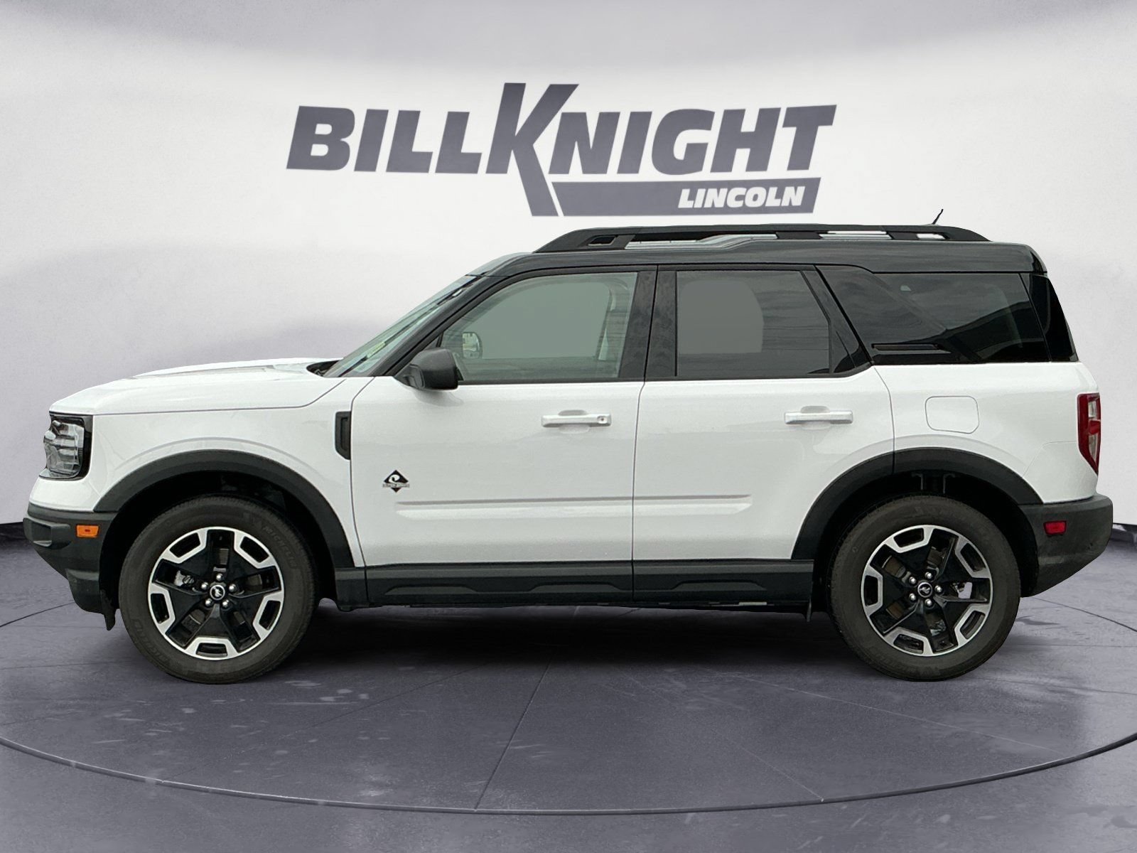 Used 2022 Ford Bronco Sport Outer Banks w/ Tech Package AWD/4WD image 2