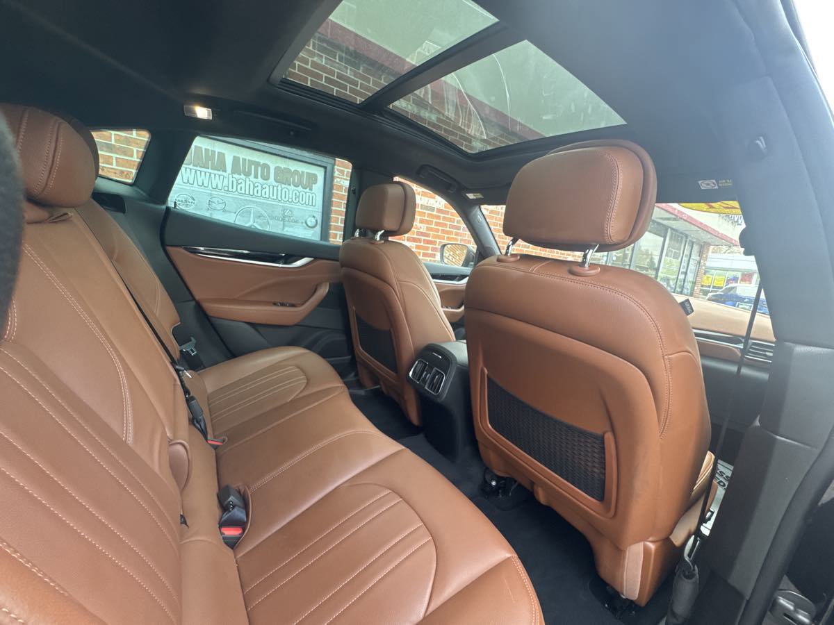 Used 2021 Maserati Levante AWD/4WD image 24