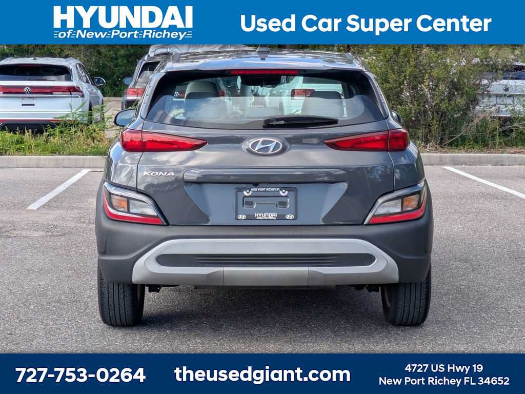 Used 2023 Hyundai Kona SE w/ Cargo Package FWD image 4