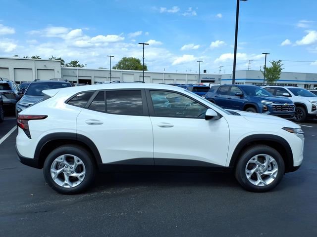New 2026 Chevrolet Trax LS w/ LS Convenience Package FWD image 2