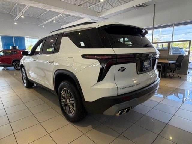 New 2026 Chevrolet Traverse LT w/ Driver Confidence Package AWD/4WD image 4