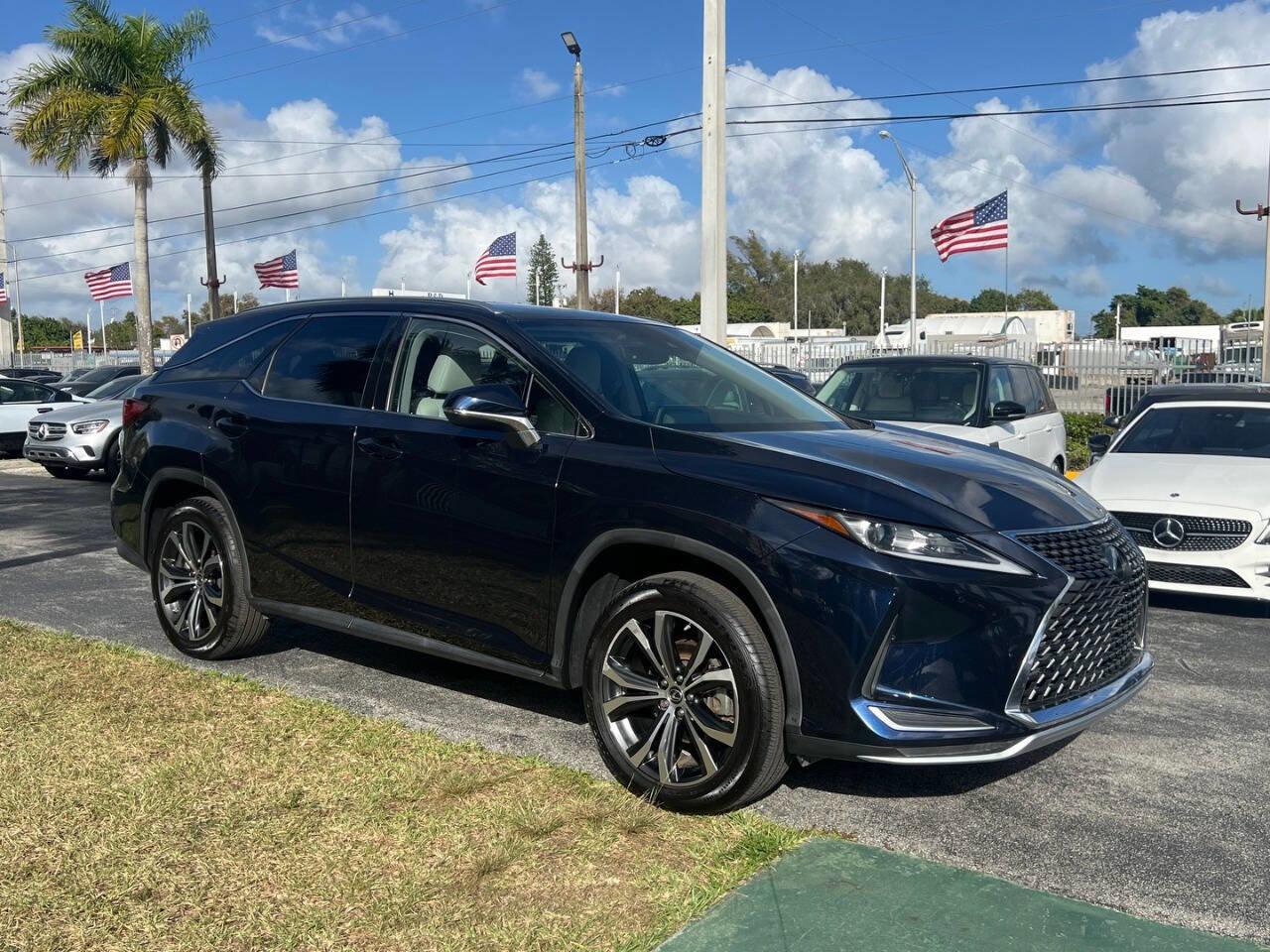 Used 2021 Lexus RX 350L FWD w/ Premium Package image 4