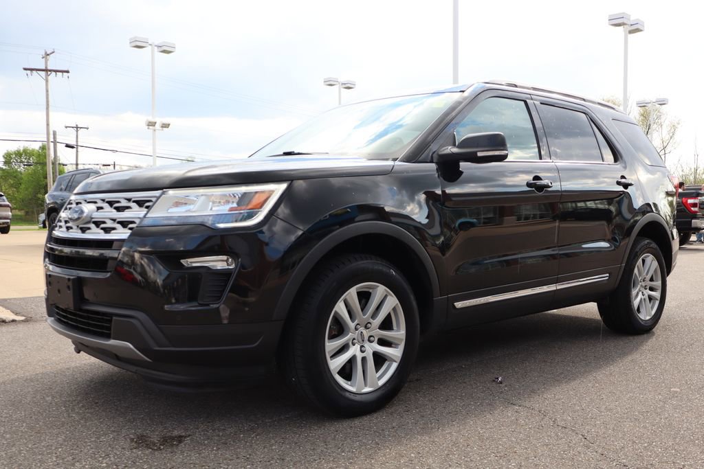 Used 2019 Ford Explorer XLT w/ Equipment Group 202A AWD/4WD image 8