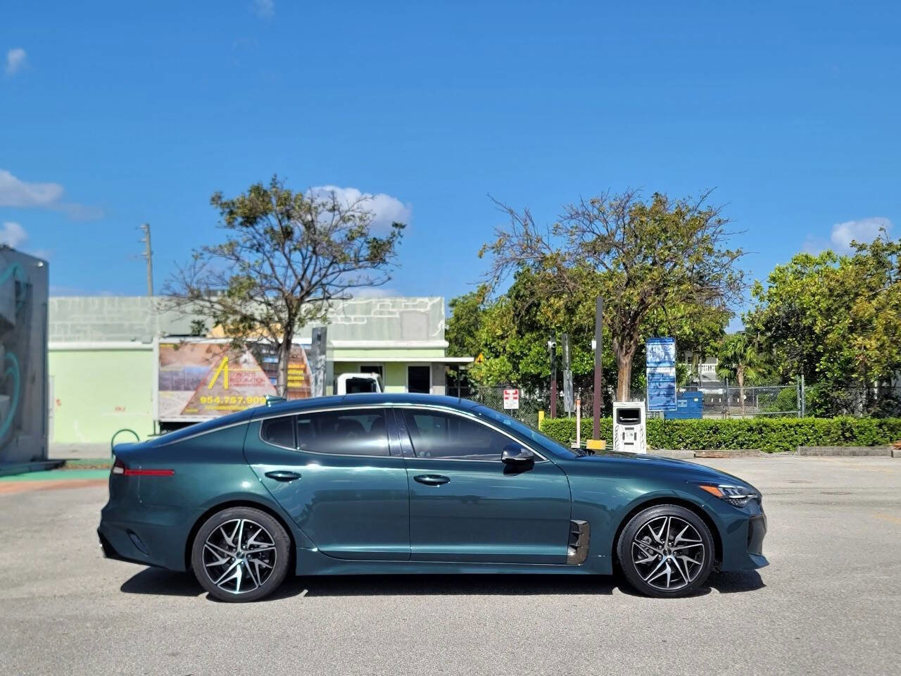 Used 2023 Kia Stinger GT-Line w/ Sun & Sound Package RWD image 5
