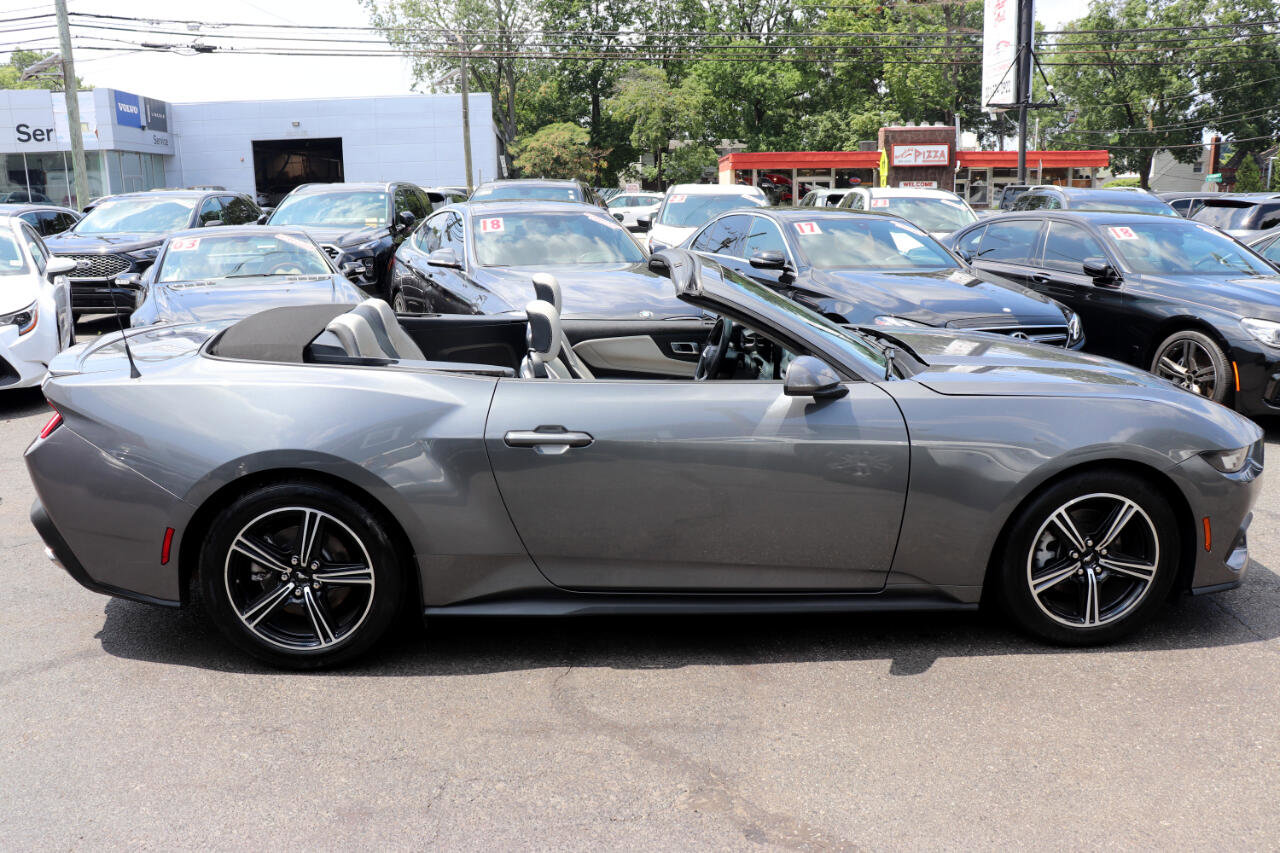 Used 2024 Ford Mustang Premium image 6