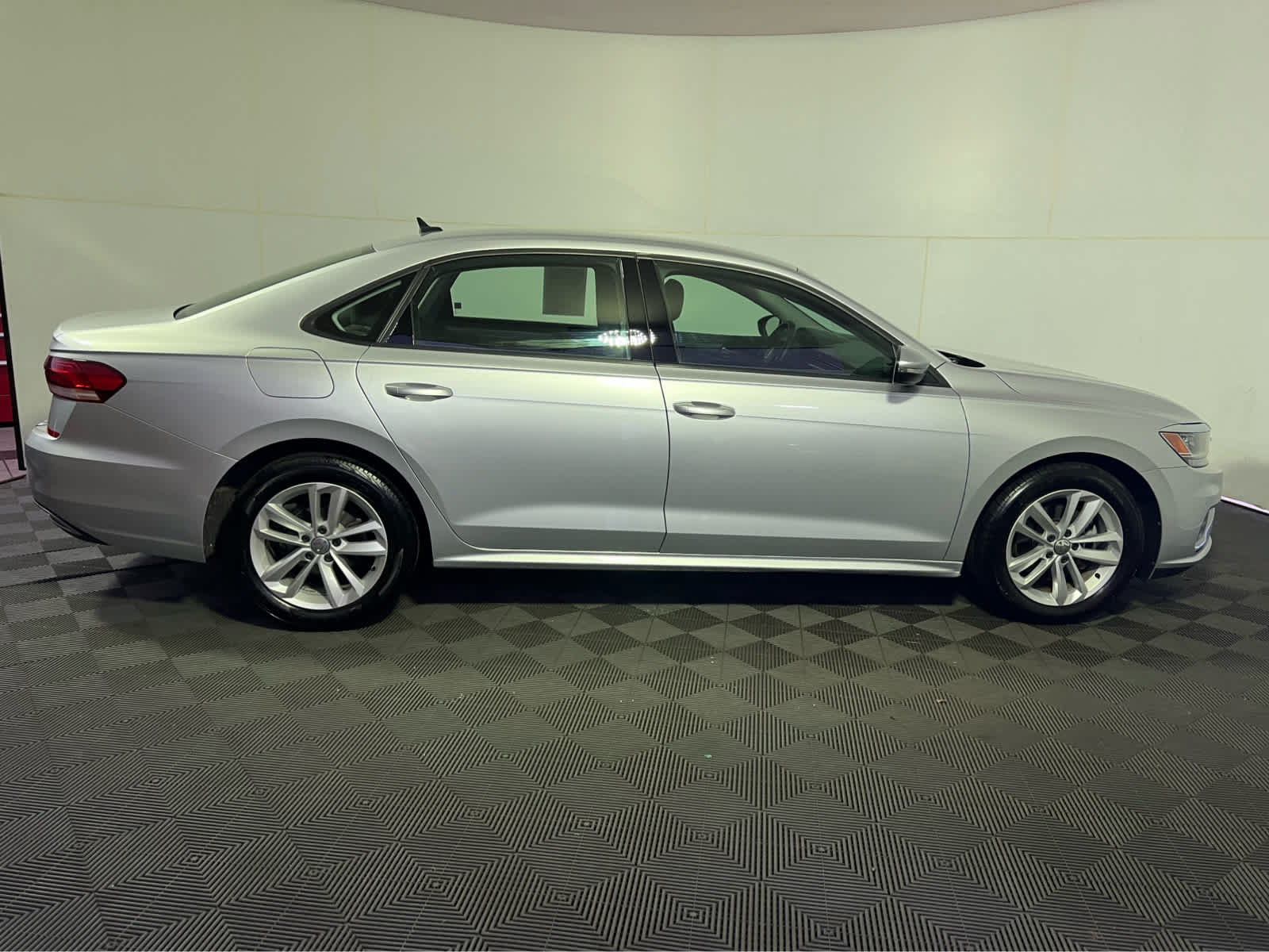 Used 2021 Volkswagen Passat 2.0T S FWD image 8