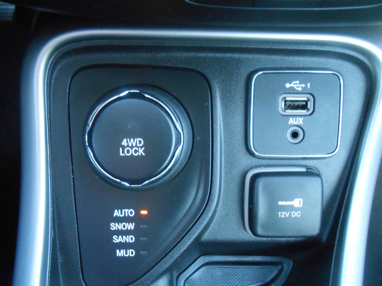 Used 2020 Jeep Compass Sport AWD/4WD image 13