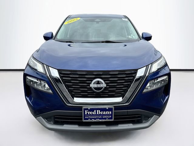 Used 2023 Nissan Rogue SV AWD/4WD image 2