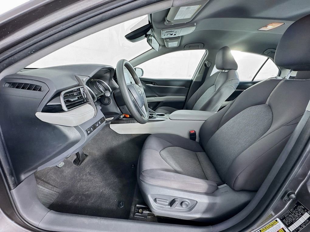 Used 2021 Toyota Camry LE image 11