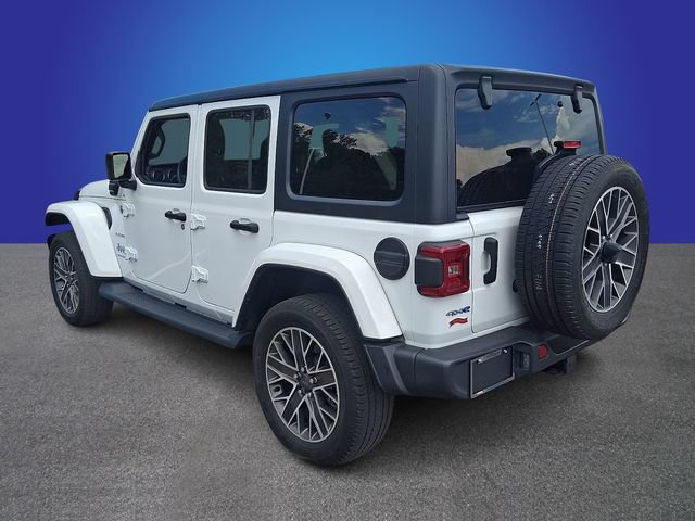 Used 2023 Jeep Wrangler Unlimited Sahara w/ Cold Weather Group AWD/4WD image 6