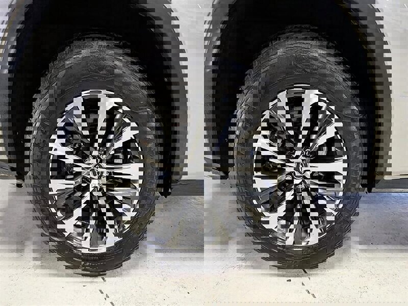 Used 2021 Lexus RX 350L Premium w/ Premium Package image 10