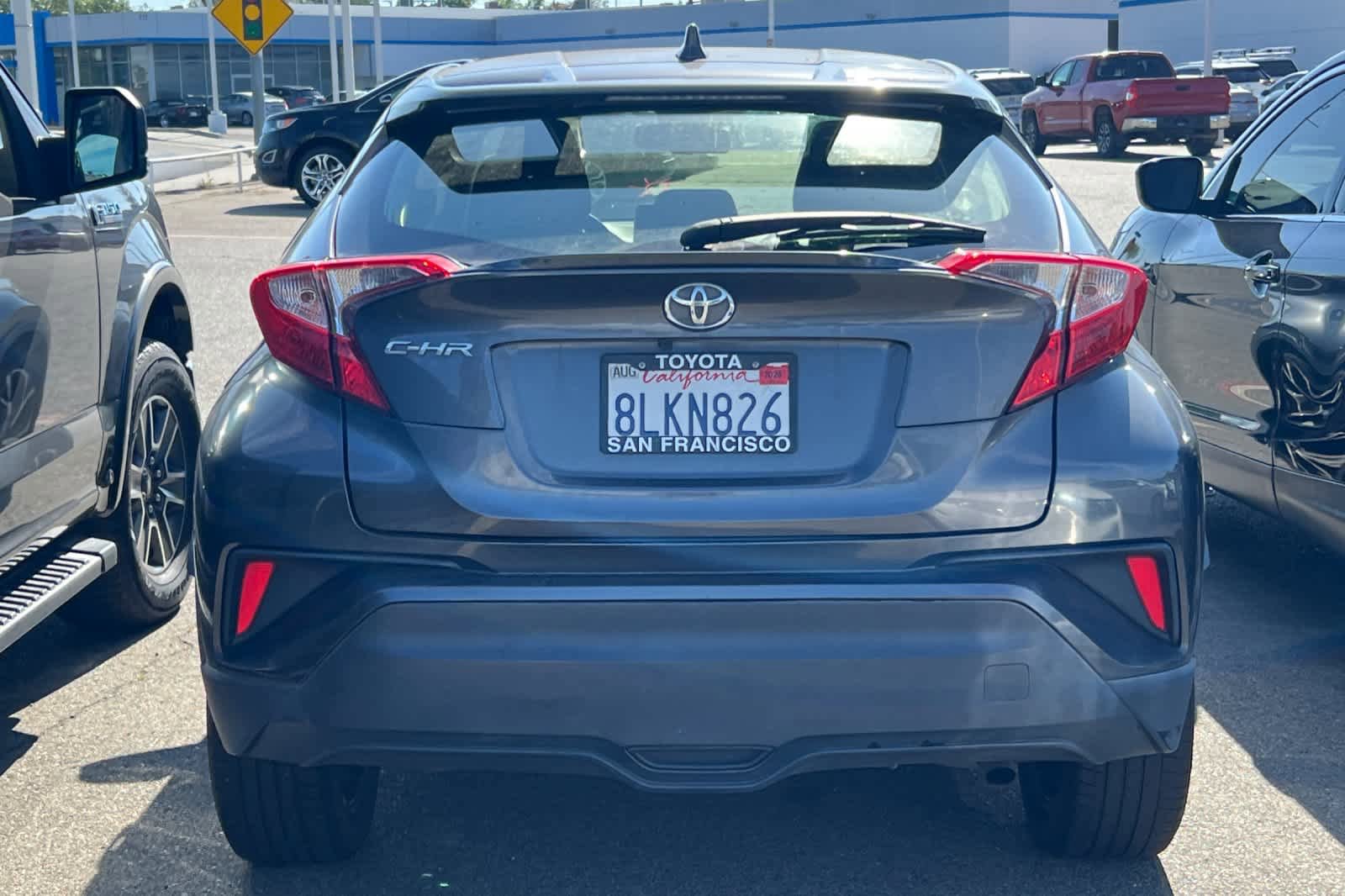 Used 2019 Toyota C-HR XLE FWD image 5