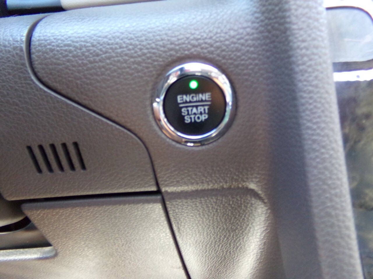 Used 2016 Lincoln Navigator L Select RWD image 63