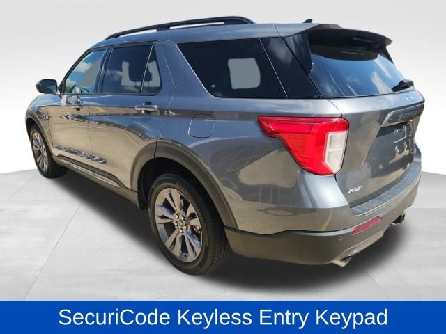 Used 2023 Ford Explorer XLT w/ Equipment Group 202A image 7