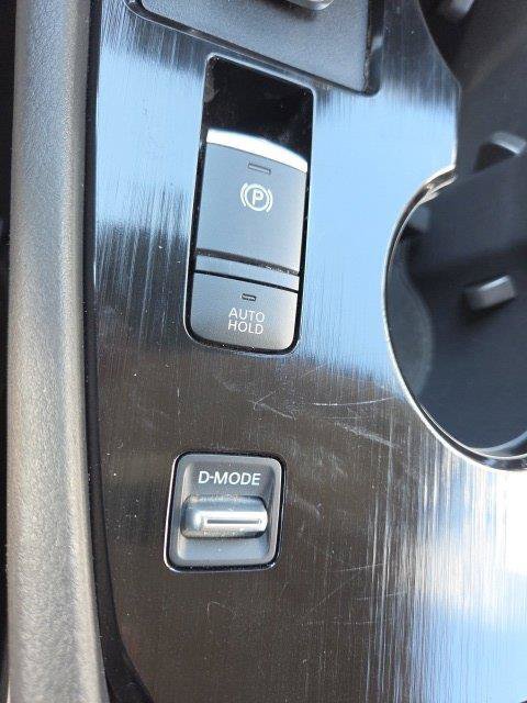 Used 2025 Nissan Rogue SV FWD image 35