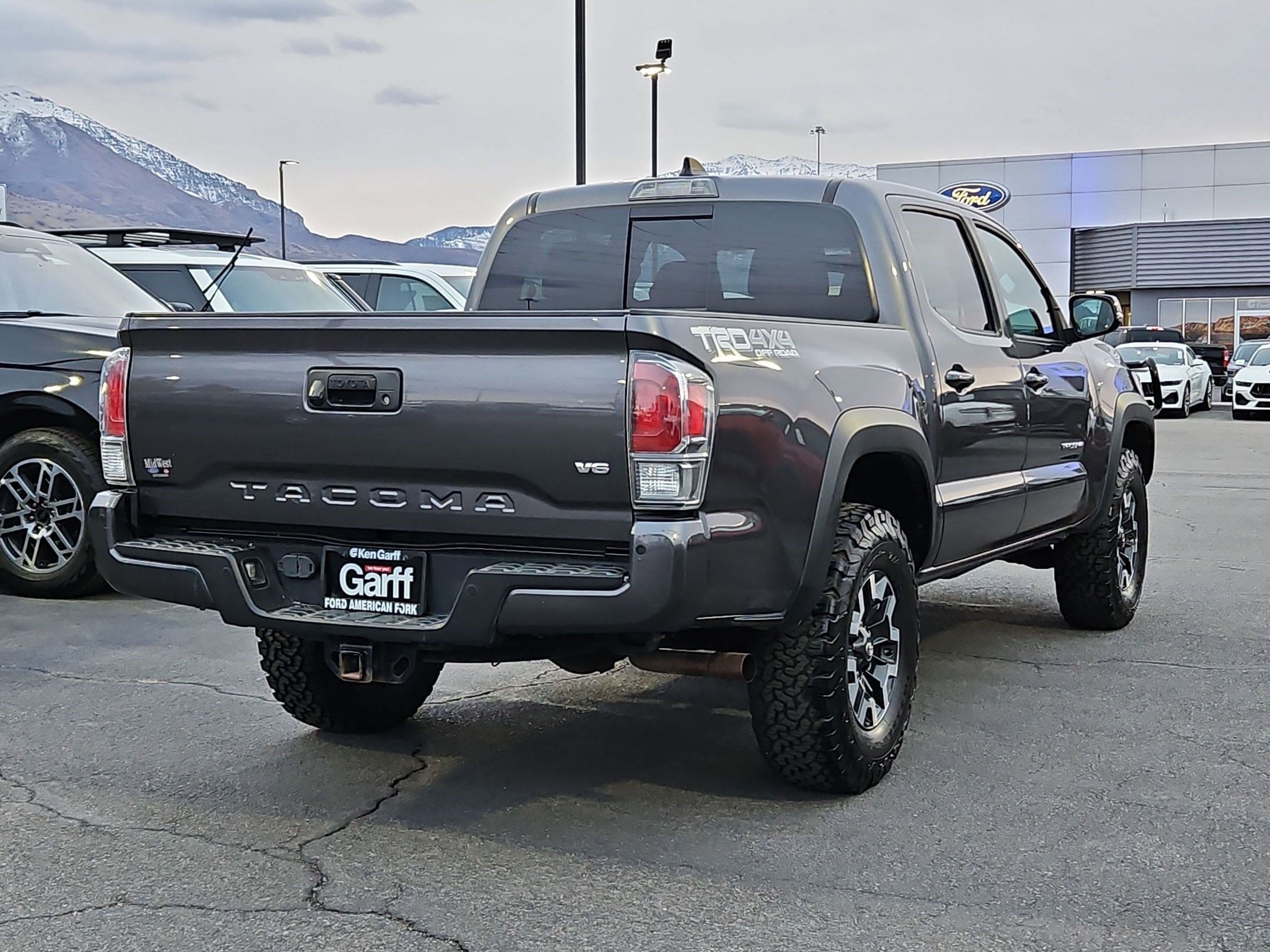 Used 2020 Toyota Tacoma TRD Off-Road w/ Technology Package image 3