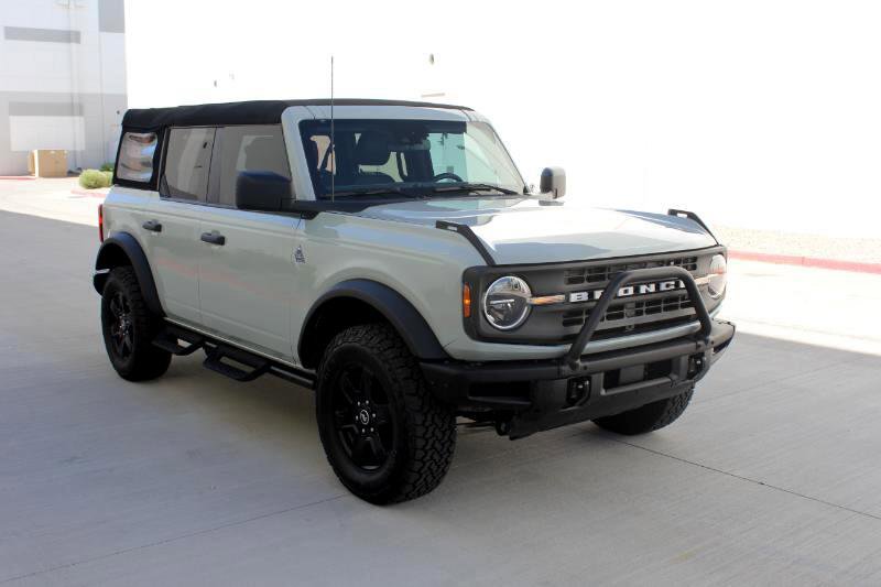 Used 2023 Ford Bronco Black Diamond image 4