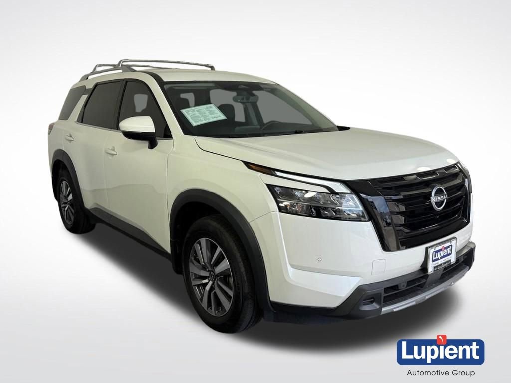 Used 2024 Nissan Pathfinder SL w/ Black Appearance Package